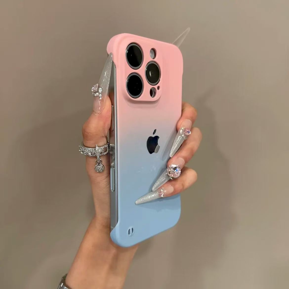 Ultra-thin borderless gradient color iPhone protective case（Order now and enjoy 5% discount）