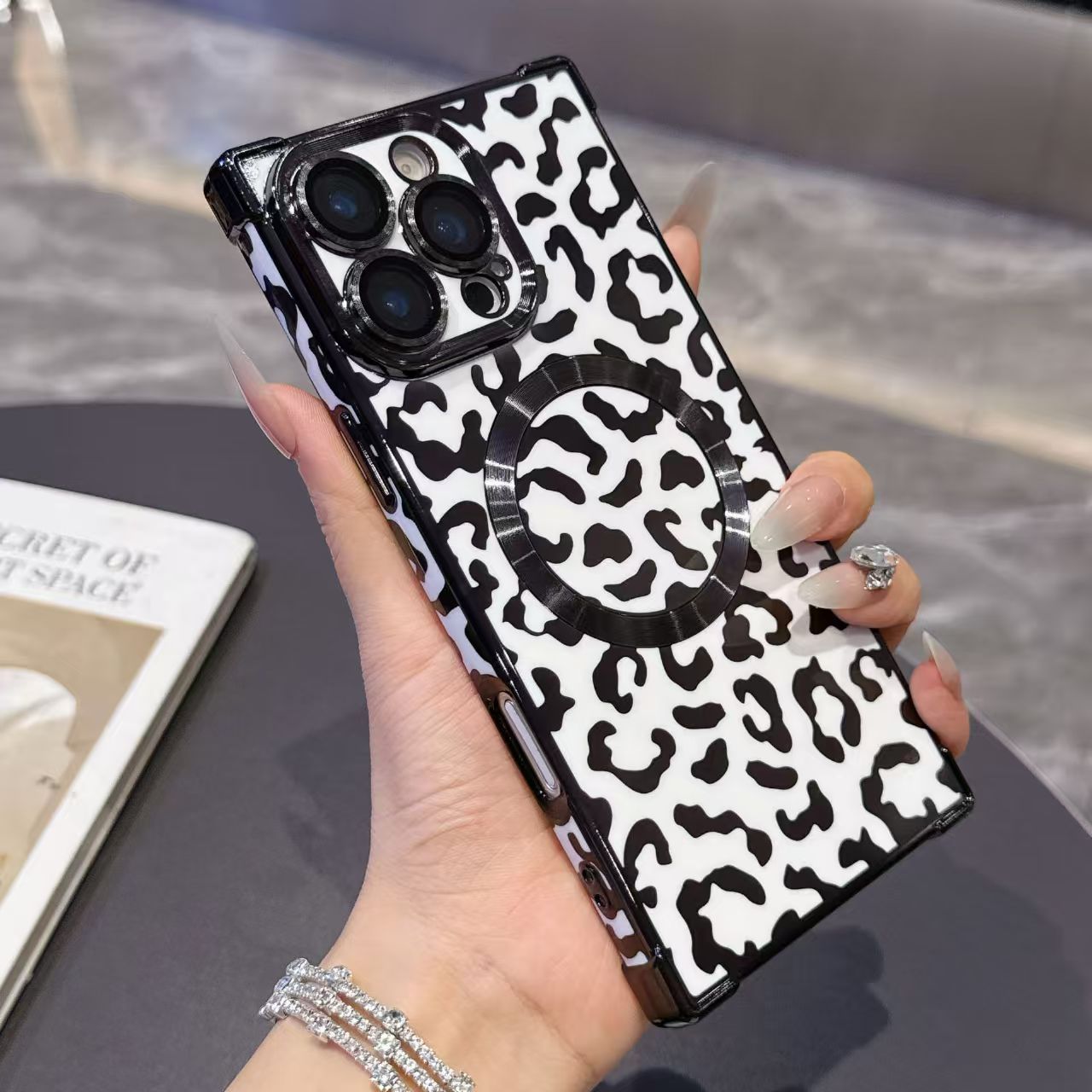 Luxury electroplating right angle leopard print magnetic iPhone case